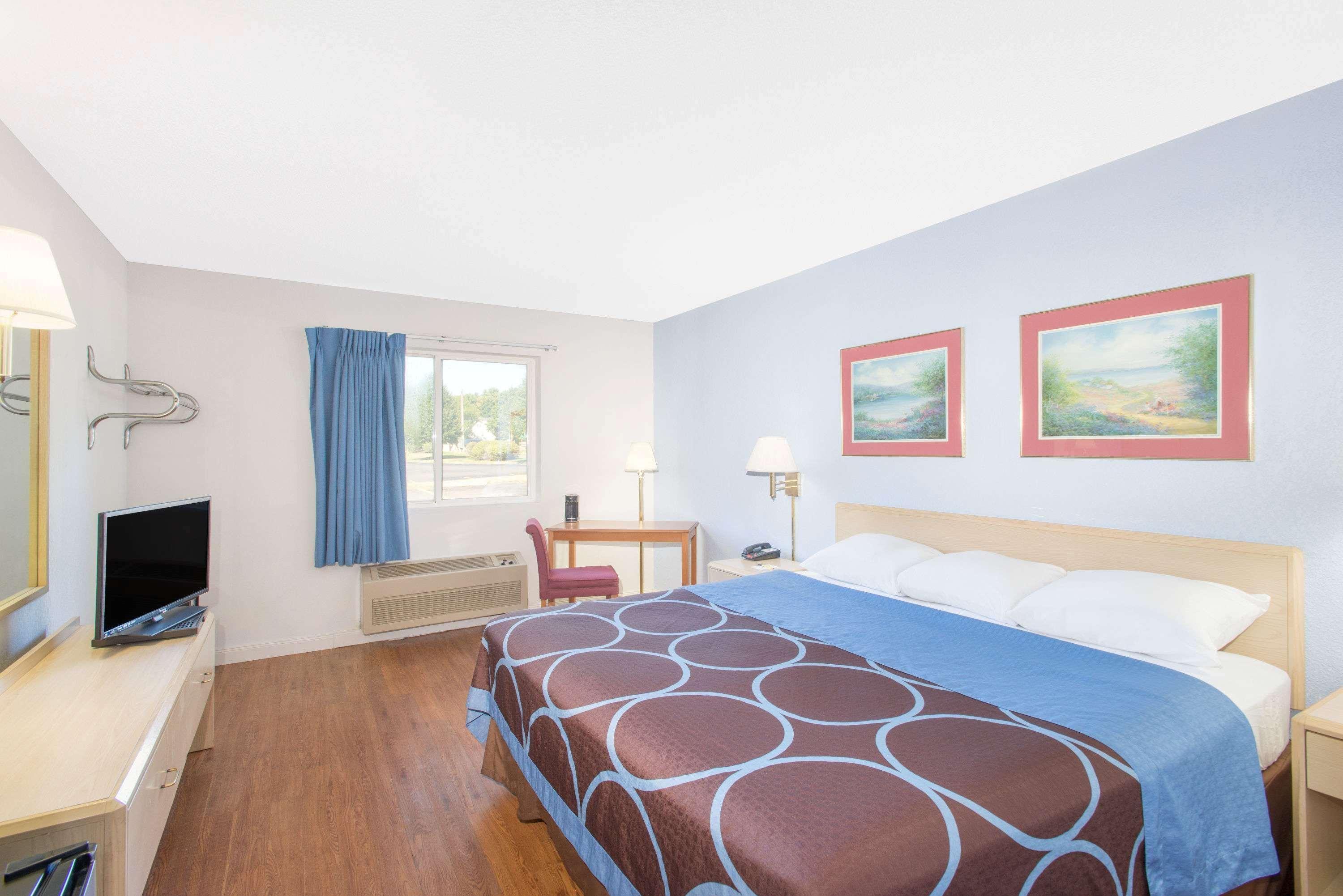 Super 8 By Wyndham Webster/Rochester Екстер'єр фото