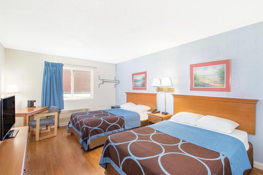 Super 8 By Wyndham Webster/Rochester Екстер'єр фото